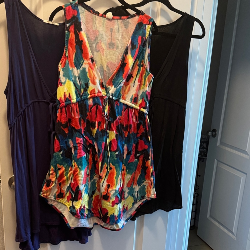 Women’s Multicolor V-Neck Swim Coverup Tunic